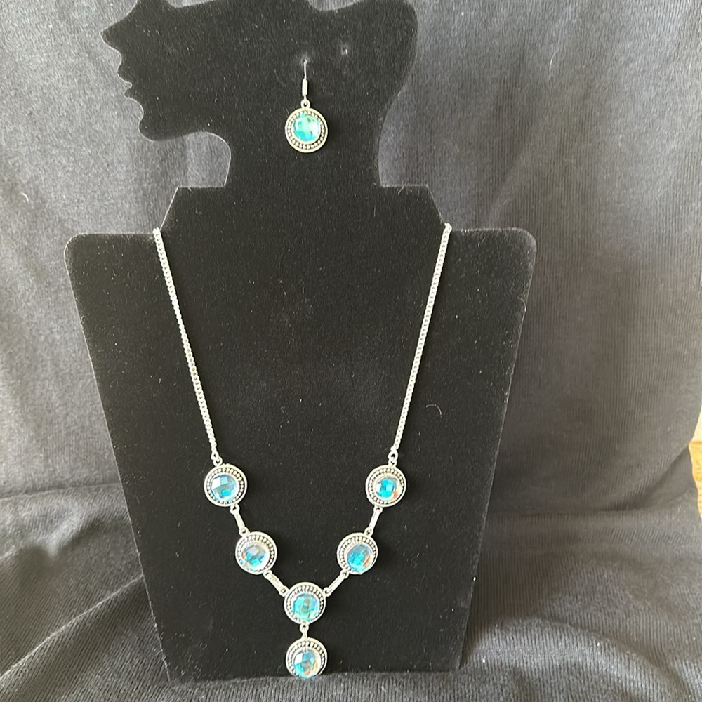 Mystic Topaz and Silver Necklace and Earrings Set NWOT